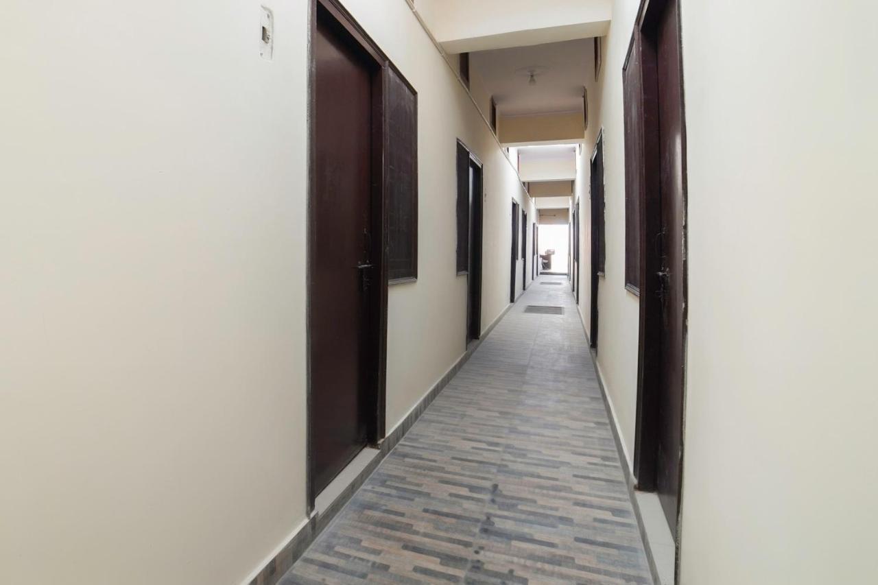 Spot On 67119 Hotel Shivam Residency Rāmpura Kültér fotó