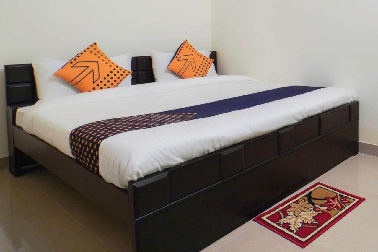 Spot On 67119 Hotel Shivam Residency Rāmpura Kültér fotó