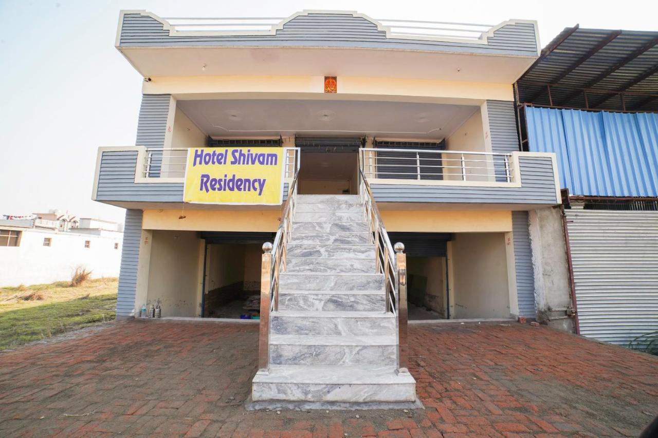 Spot On 67119 Hotel Shivam Residency Rāmpura Kültér fotó