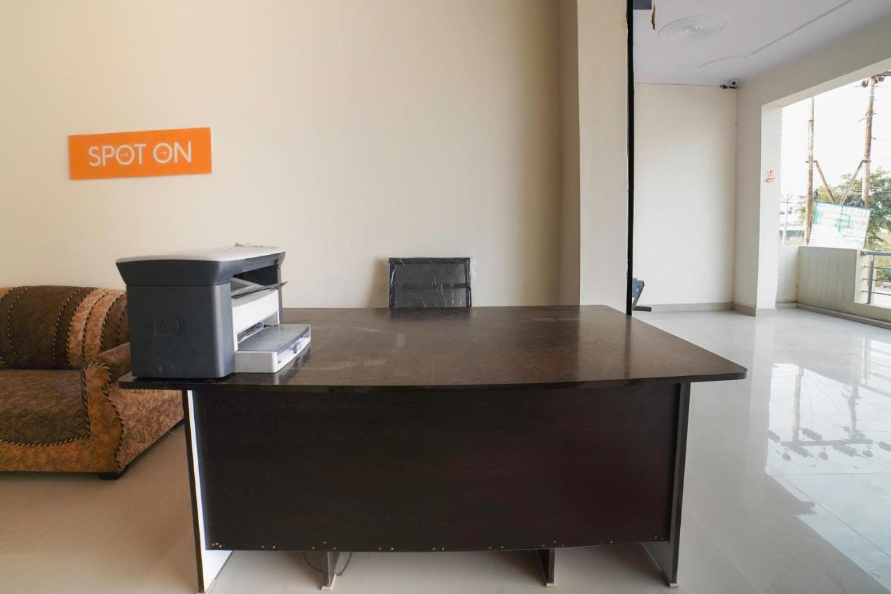 Spot On 67119 Hotel Shivam Residency Rāmpura Kültér fotó