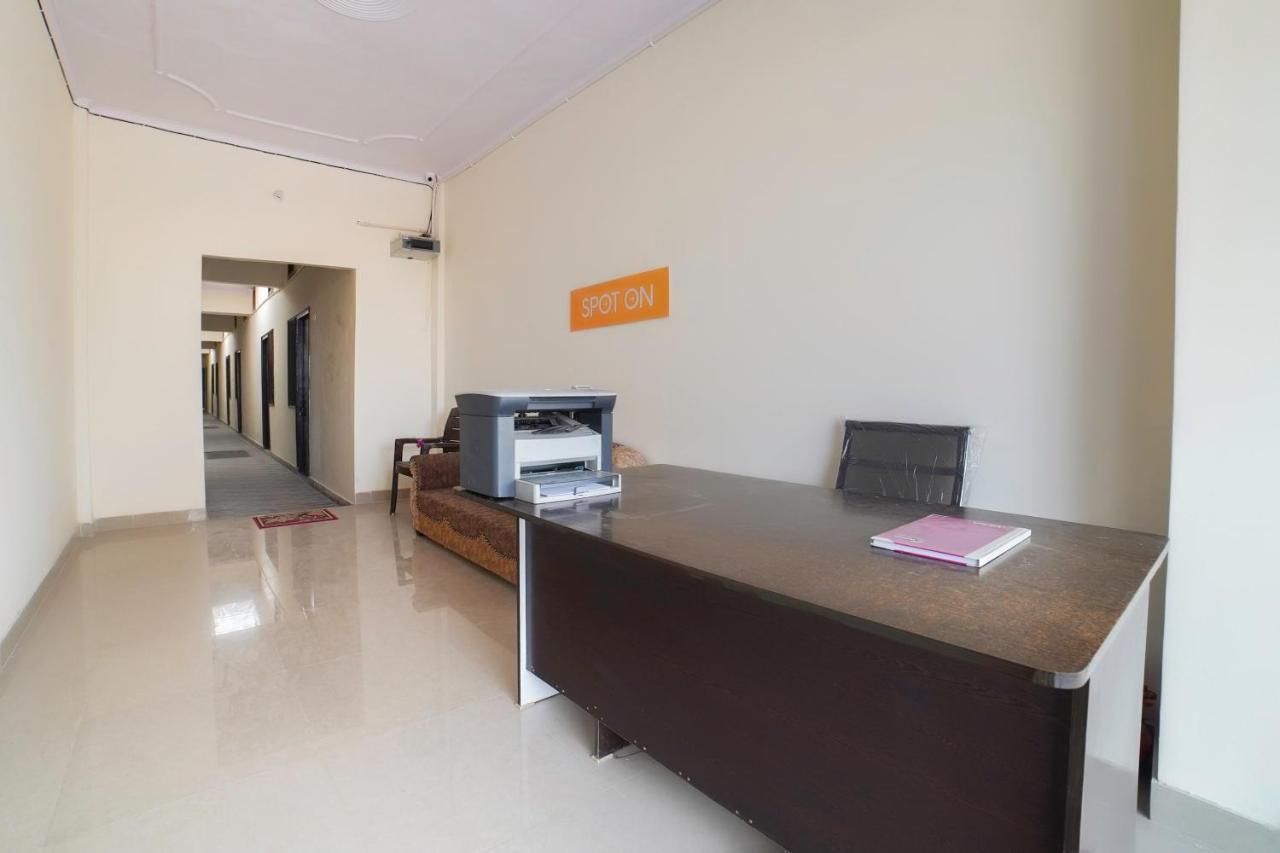 Spot On 67119 Hotel Shivam Residency Rāmpura Kültér fotó