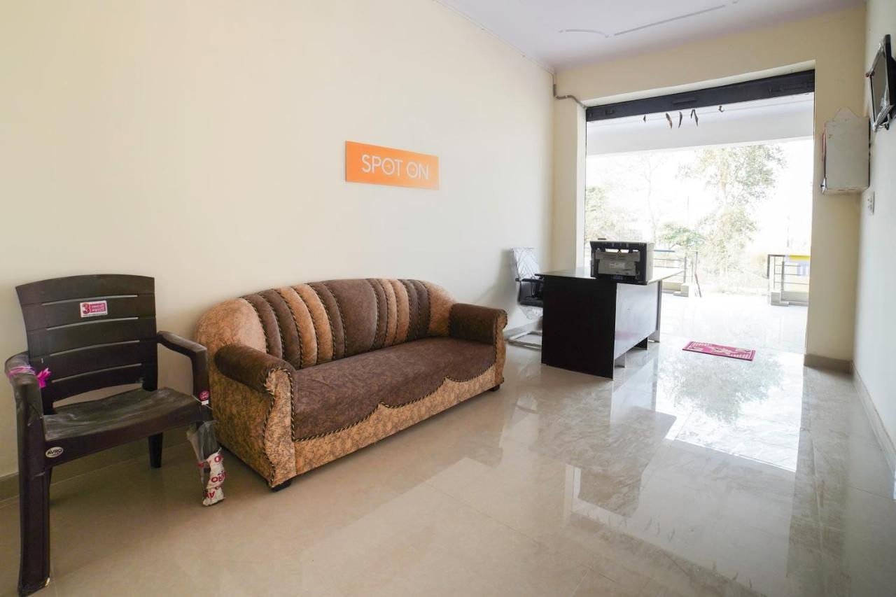 Spot On 67119 Hotel Shivam Residency Rāmpura Kültér fotó